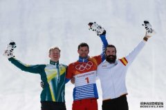 Jarryd Hughes获得冬奥男子单板滑雪越野争先银牌