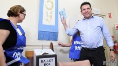 南澳大选：瑟诺芬投票