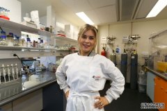 科学家们想要加工资