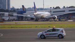 UA839航班在悉尼上空发出紧急呼救，239名乘客平安