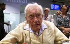 还剩48小时：求死的澳洲最老科学家抵达瑞士
