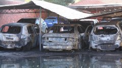 墨东南可疑火灾，7辆汽车烧毁