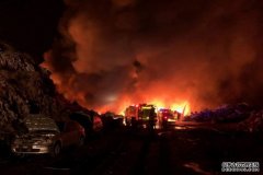 堪培拉发生可疑工业大火，烧掉1000平方米