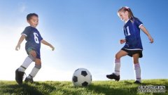 专家认为6岁以下的孩子不应该参加竞争性的运动