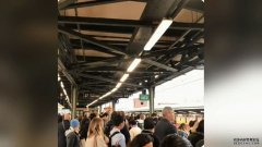 铁轨裂开导致悉尼火车延误严重