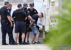 突发：布里斯班CBD附近对峙结束，两名男子被抓