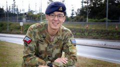 预备役上尉杨帅未向澳洲陆军申报其与两个华人