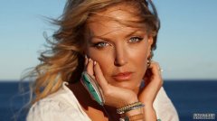 澳洲模特Annalise Braakensiek 被发现死在悉尼住所