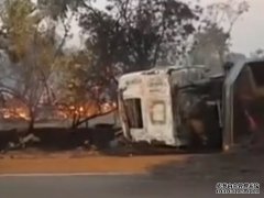 两辆卡车迎头相撞引发山火，Brand Highway双向关闭