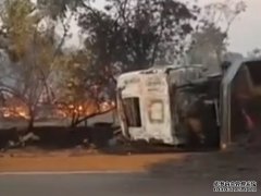 两辆卡车迎头相撞引发山火，Brand Highway双向关闭