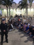 悉尼的穆斯林们昨晚在Lakemba清真寺为大屠杀死难