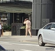 布市繁忙街道出现裸体胖子