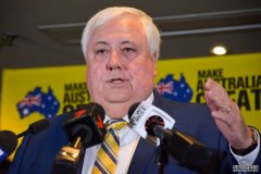 Clive Palmer 的候选人质疑打疫苗预防针是否有用