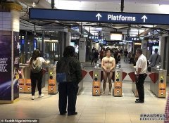 悉尼繁忙火车站出现裸男
