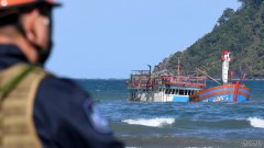 一艘载有斯里兰卡寻求庇护者的木船被拦截下来