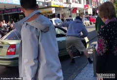 悉尼西部两名司机因停车位而发生路怒事件 22岁