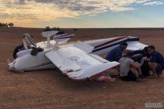 来自西澳的轻型飞机在南澳北部失事，两人重伤