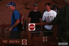 攀登大石头 Uluru已经被正式禁止了