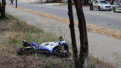 16岁少年骑本田摩托出事而死，警方搜捕骑川崎摩