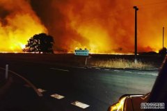 维州东北和新州边界的大火可能合并成超级大火