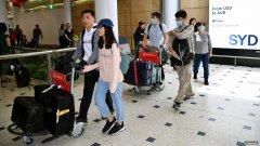 澳洲大学要求政府向被扣押在机场的中国留学生