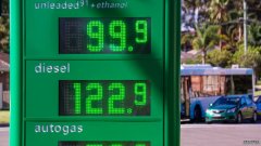 悉尼汽油价格不到一块钱 预计会跌到18年来最低