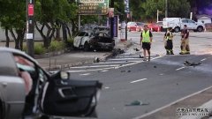 悉尼Strathfield骇人车祸！发动机飞出去了！