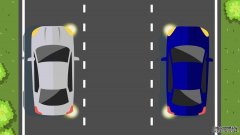 这种情况谁先变道？