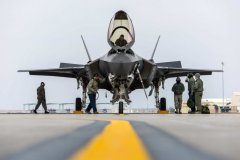 特朗普威胁将F-35生产线转回美国，可能危及数千