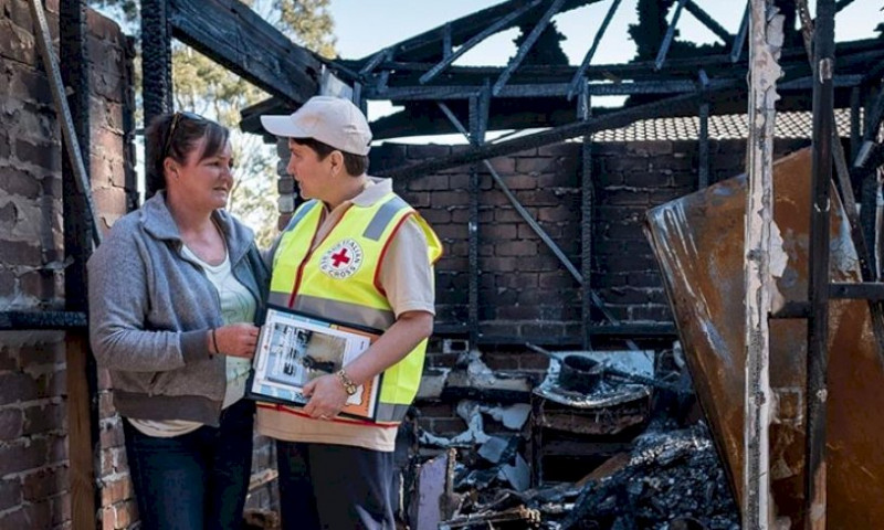 Australian-Red-Cross-volunteer-victim-bushfire-myb_76ba.jpg,0