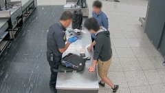 日本游客手机里有虐童材料，被判在西澳坐牢1