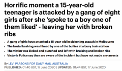 视频曝光！澳少女遭8名女孩在火车站群殴，只因