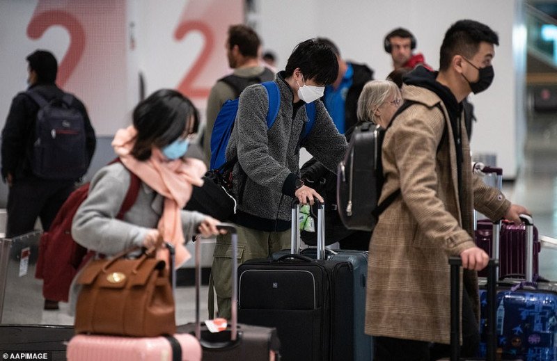 30494660-8498257-Passengers_on_the_last_flights_out_of_Melbourne_wait_eagerly_to_-a-6_1594147090324.jpg,0