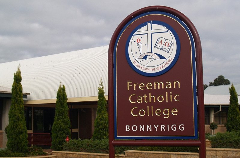 freeman-catholic-college-sign.jpg,0