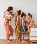 澳洲妈妈晒4个女儿的“苦逼”日常，网友羡慕哭