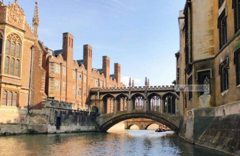 英国历史最悠久的大学top10！牛津924岁、剑桥811岁