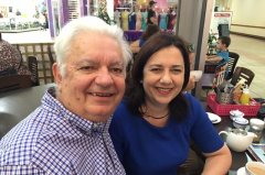 Annastacia Palaszczuk：第一个赢得三届选举的女性党