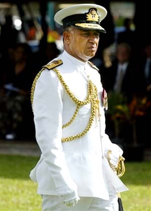 斐济面临军事政变危险 总司令要求总理下台(图)