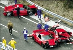 日本发生“世界最贵车祸” 14辆豪车相撞
