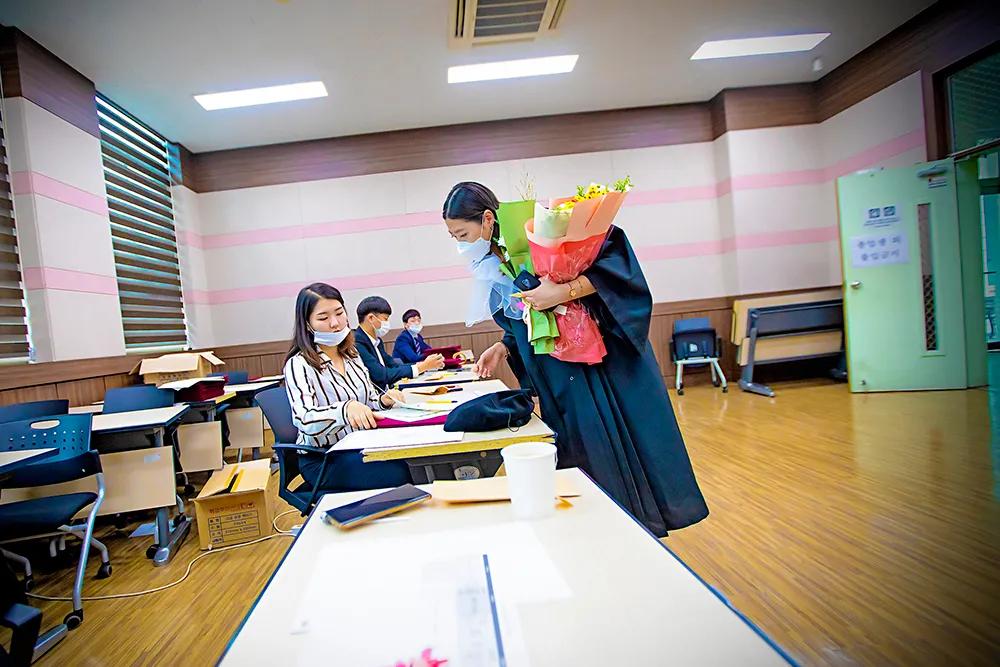 大专生去韩国留学，是该选择重读还是插班？