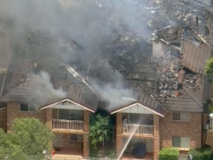 “我失去了一切” 悉尼公寓失火，屋顶烧塌！数