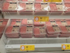 悉尼超市牛肉碎仅售15澳分，其他肉类也大降价，