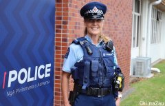 从18岁到57岁：新西兰最年长“新警官”毕业了