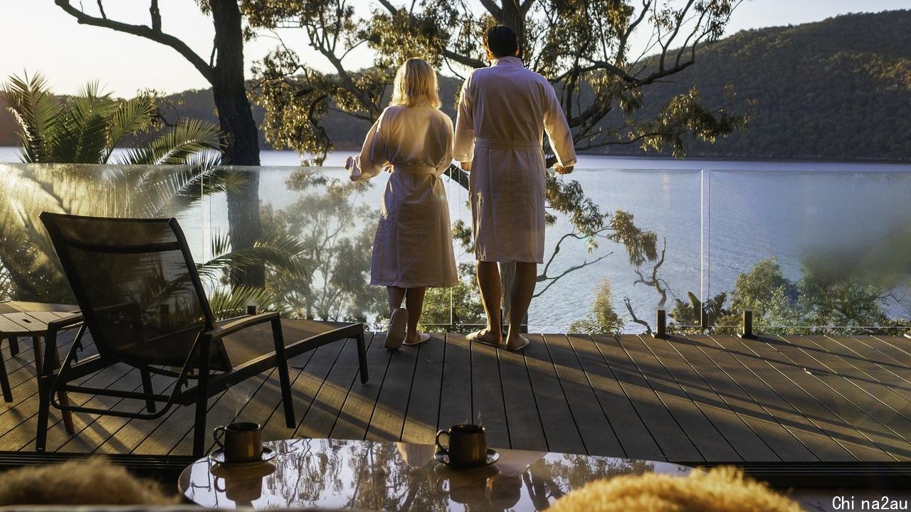 You can enjoy a relaxing experience at Marramarra Lodge, Berowra Waters.