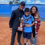 休伊特的儿子获全国少年网球冠军