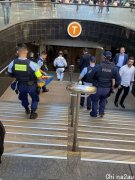 【突发】悉尼Martin Place火车站有人自杀，大批警
