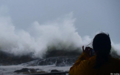 周末新州昆州海岸有大浪 气象局警告暂停岩钓冲