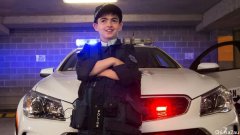 澳洲10岁小男孩成为最年轻警察！上任后，竟然把