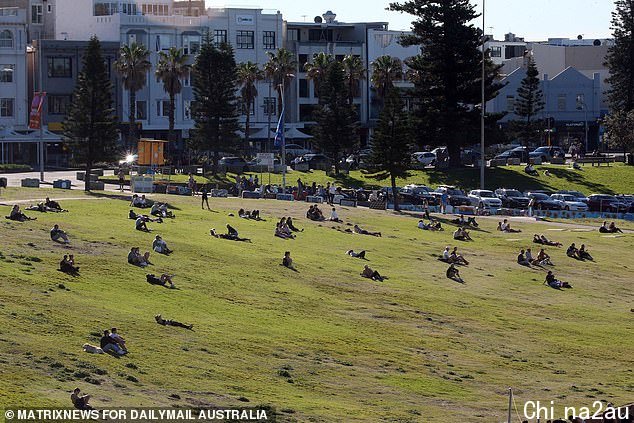 Bondi's famous hill was covered in residents who didn't appear to be exercising outdoors