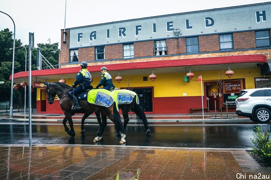 police on horses outside the fairfield hotel